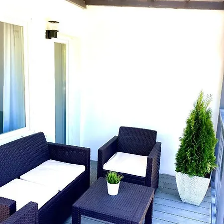 City Apartment Apartment *